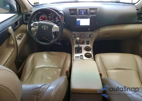 2011 Toyota Highlander Base z USA, uszkodzony, nr VIN 5TDBK3EH4BS088974